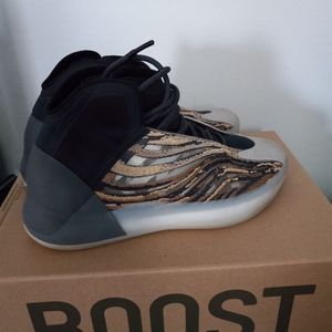 Men's ADIDAS Basketball Shoe